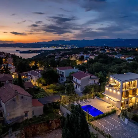 Awesome Apartment In Omisalj Appartamento *