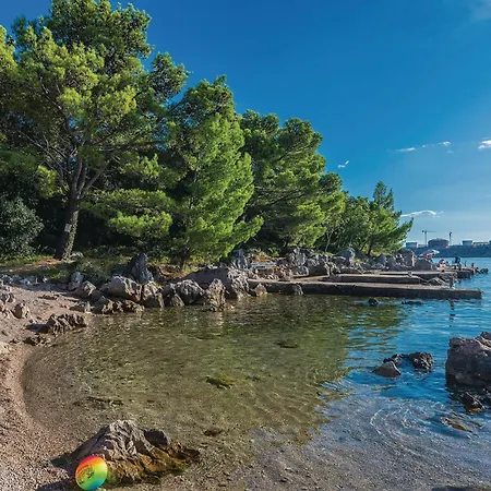 Daire Gorgeous Apartment In Omisalj