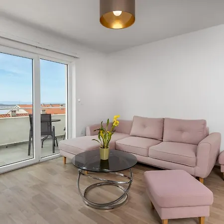 1 Bedroom Awesome In *