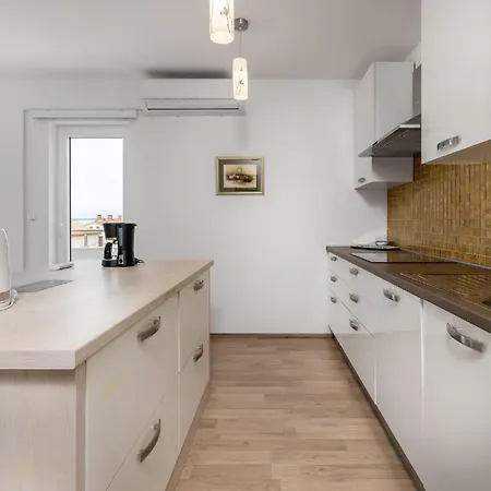 Apartment 1 Bedroom Awesome In