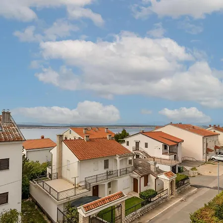 Apartment 1 Bedroom Awesome In Dramalj
