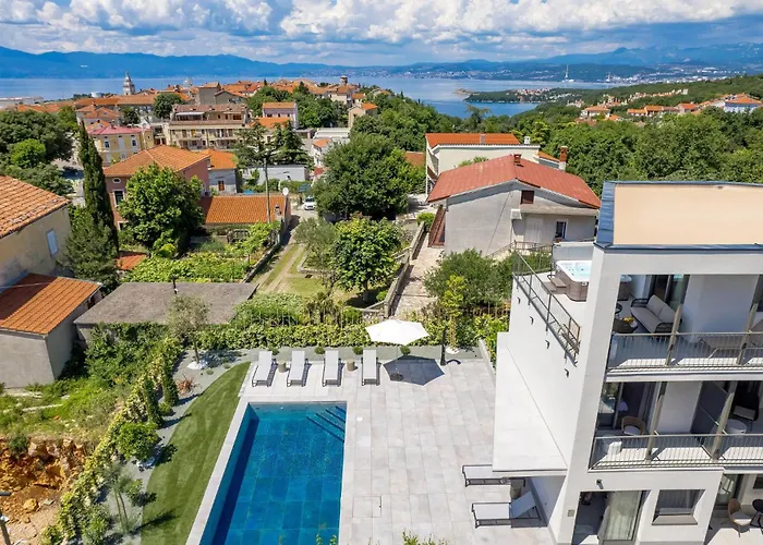 Gorgeous Apartment In Omisalj *