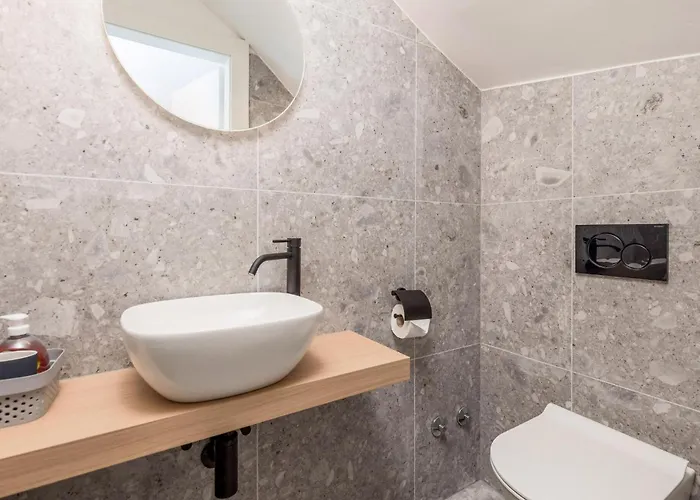 Gorgeous Apartment In Omisalj Omišalj