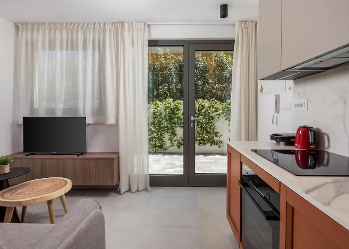 Gorgeous Apartment In Omisalj *