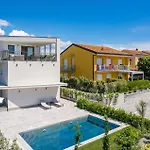 Stunning Apartment In Omisalj *